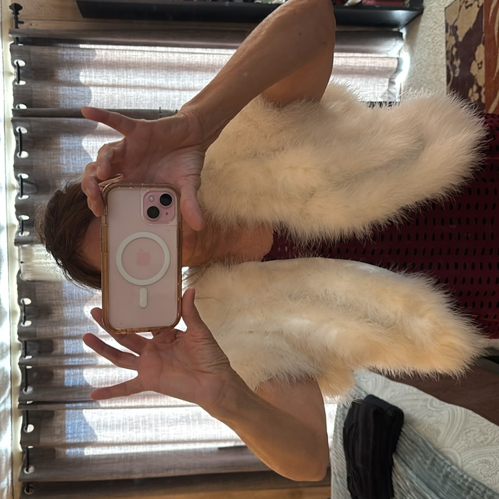 Rabbit like stole - Picture 9 of 10